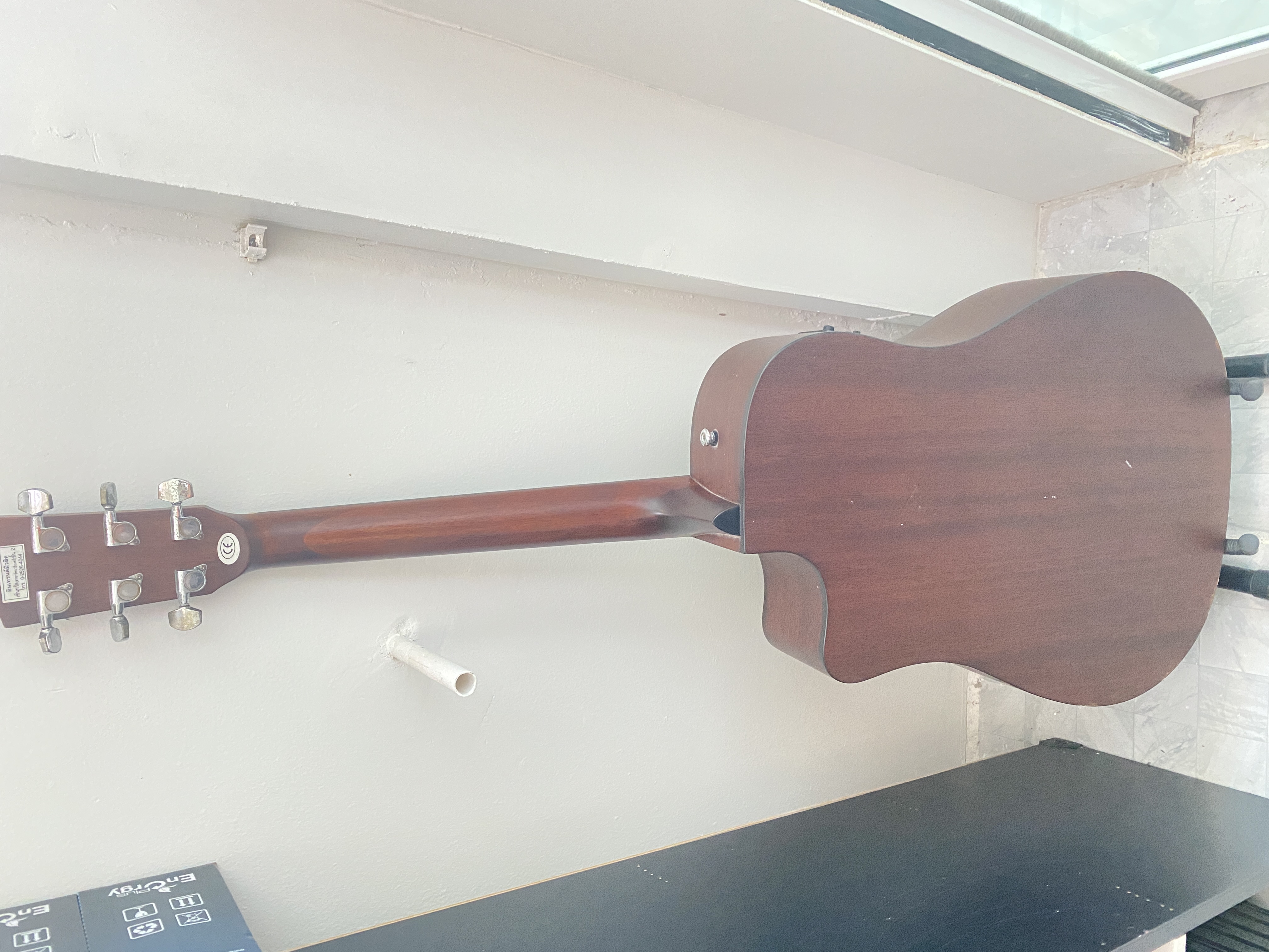 กีตาร์โปร่งยี่ห้อ  เฟนด์เดอร์  fender