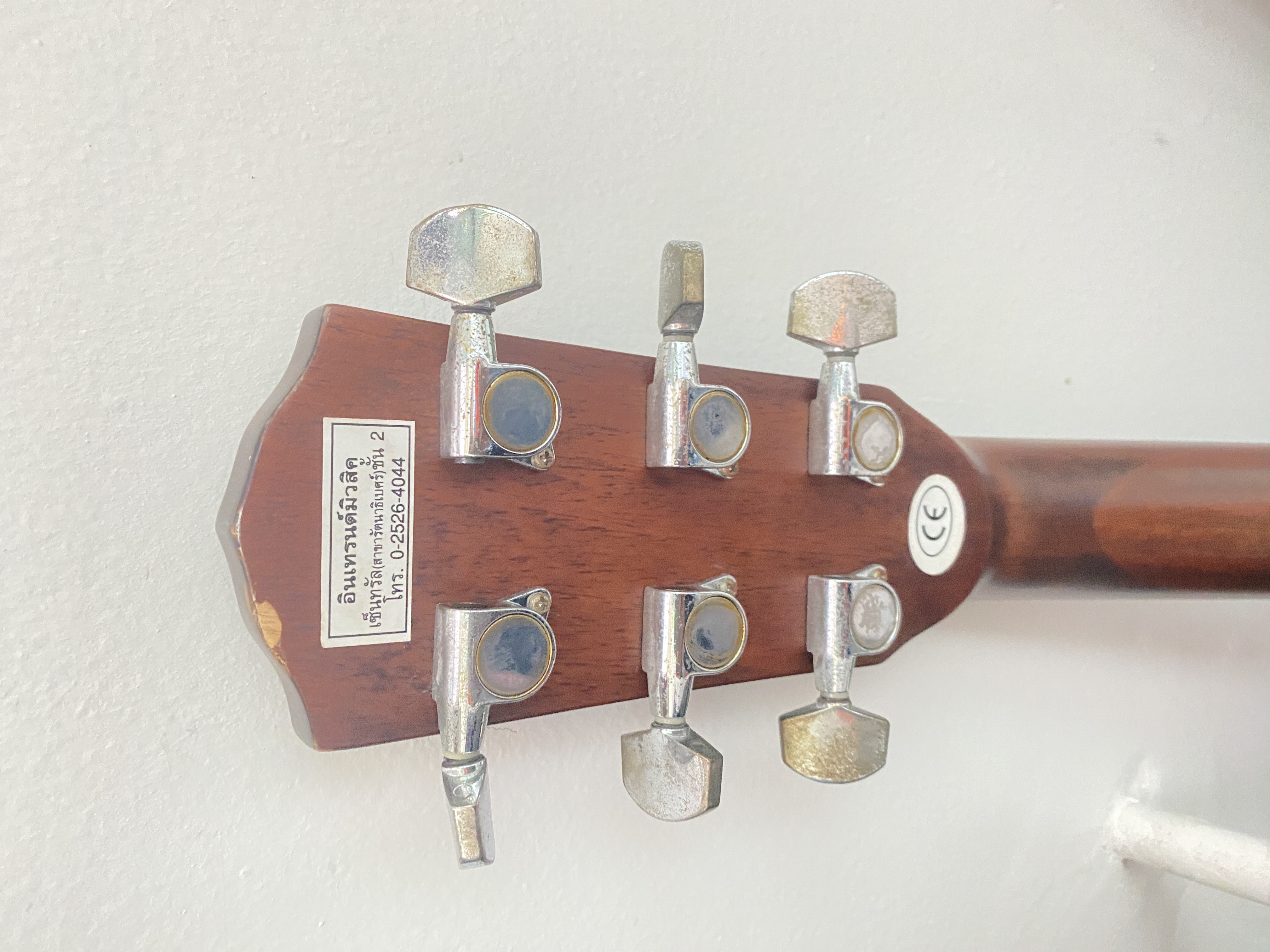กีตาร์โปร่งยี่ห้อ  เฟนด์เดอร์  fender